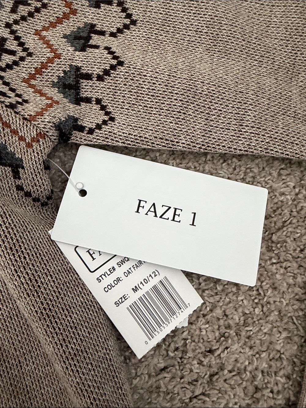 Sweater - Picture 2 of 5